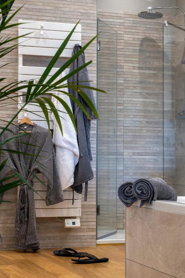Escale Rochelaise B&B, Spa Bain Nordique Et Sauna Tonneau La Rochelle  Exterior photo