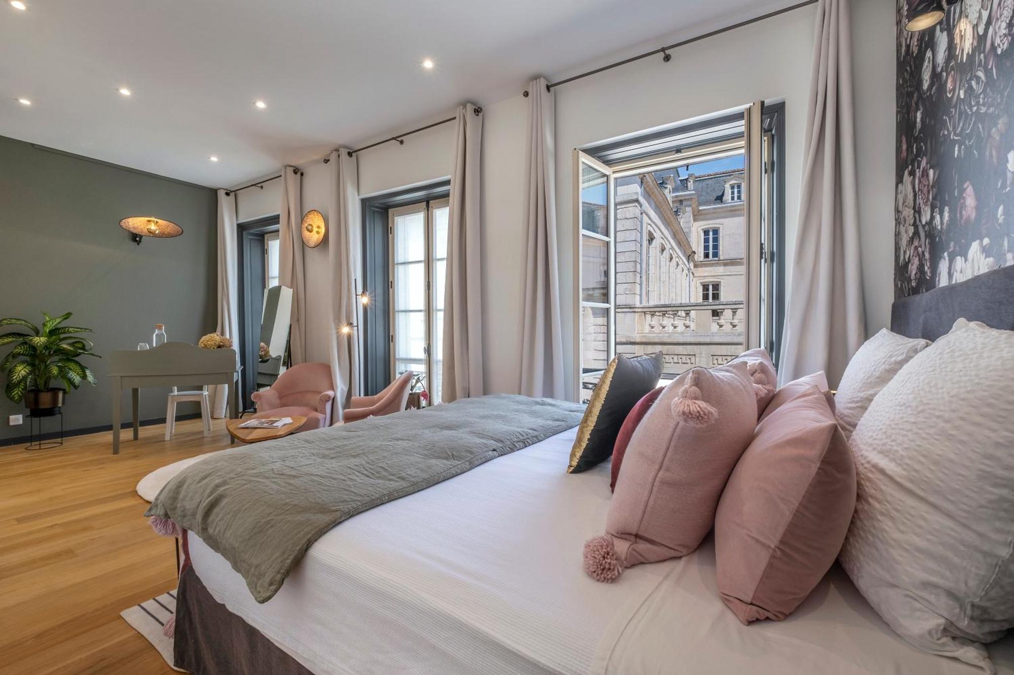 Escale Rochelaise B&B, Spa Bain Nordique Et Sauna Tonneau La Rochelle  Exterior photo